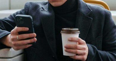 Otobüs Yolculuğunda Telefon Şarj Etme ve Kullanım Sırları