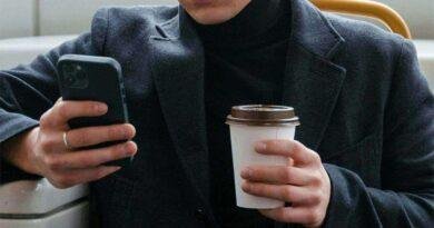 Otobüs Yolculuğunda Telefon Şarj Etme ve Kullanım Sırları