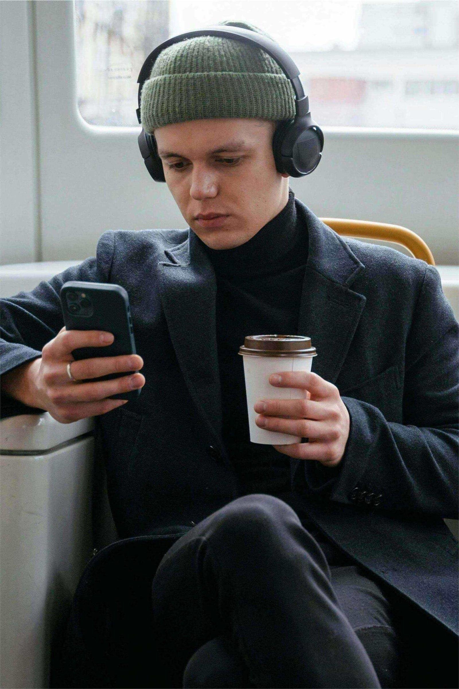 Otobüs Yolculuğunda Telefon Şarj Etme ve Kullanım Sırları